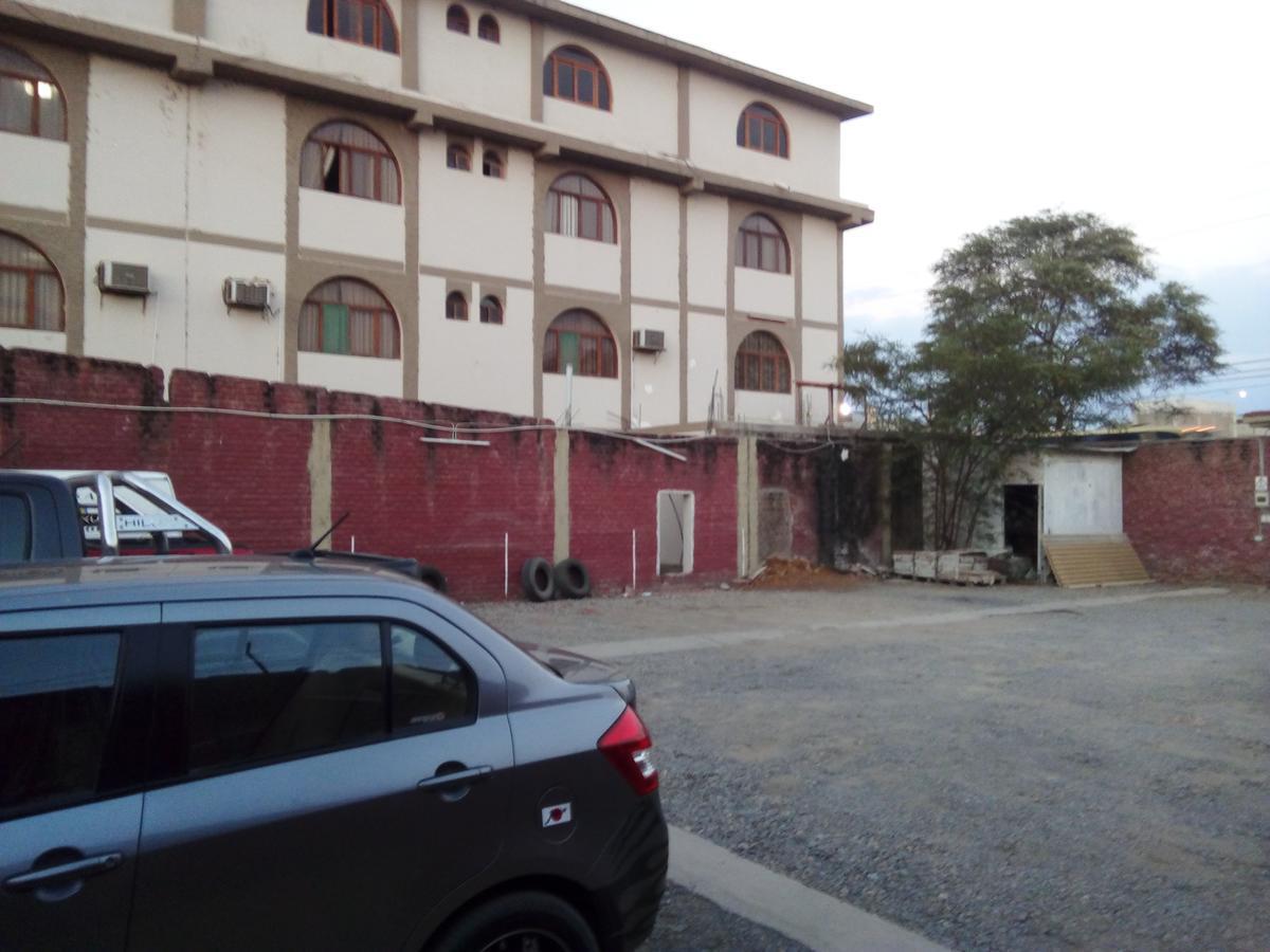 Hotel La Siesta Sullana Exterior photo